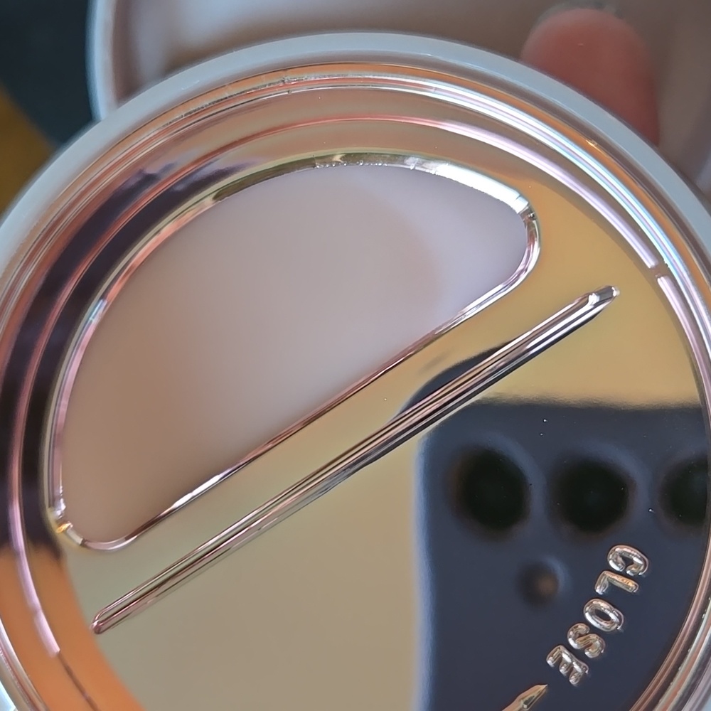 Jeffree Star Translucent Setting Powder - Picture 8 of 8